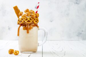 Frappuccino de pretzel de nueces y caramelo